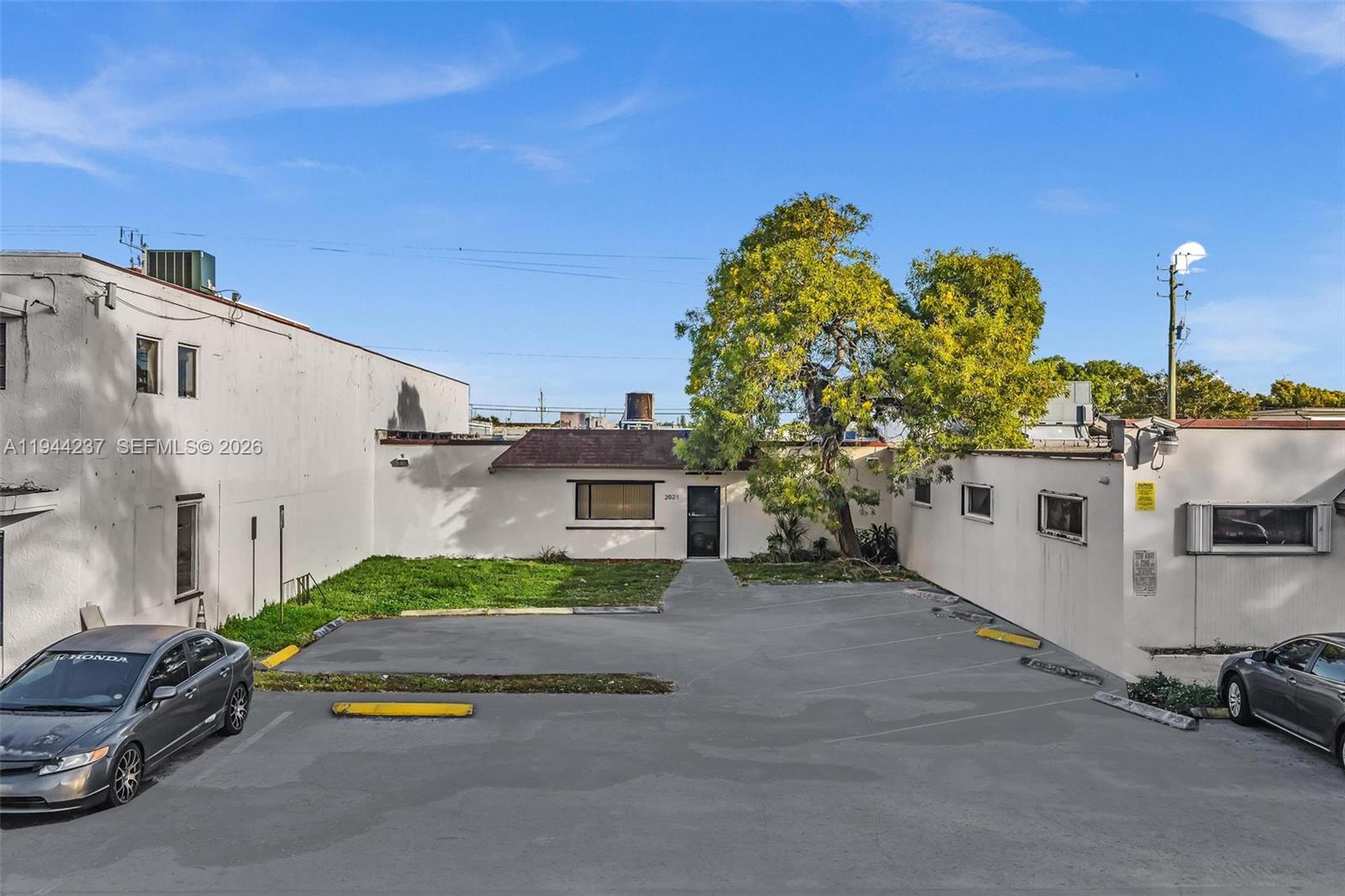 101  /   sq. ft. $ 2026-01-13 0 Photo