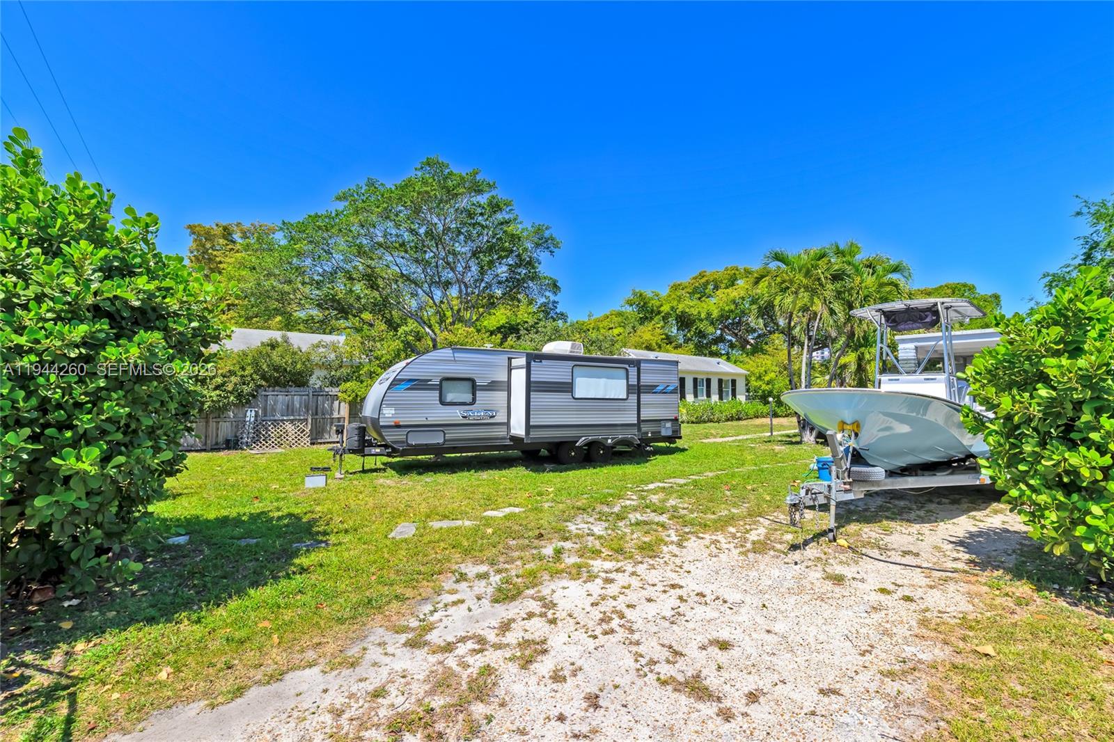   /   кв.футов $ 2026-01-13 0 Фото