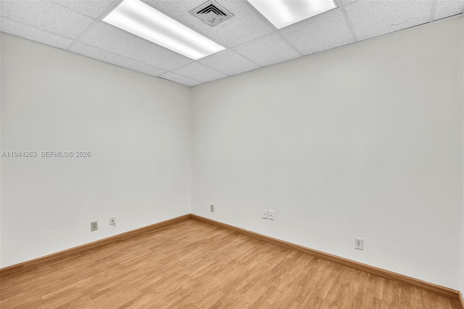 102  /   sq. ft. $ 2026-01-13 0 Photo