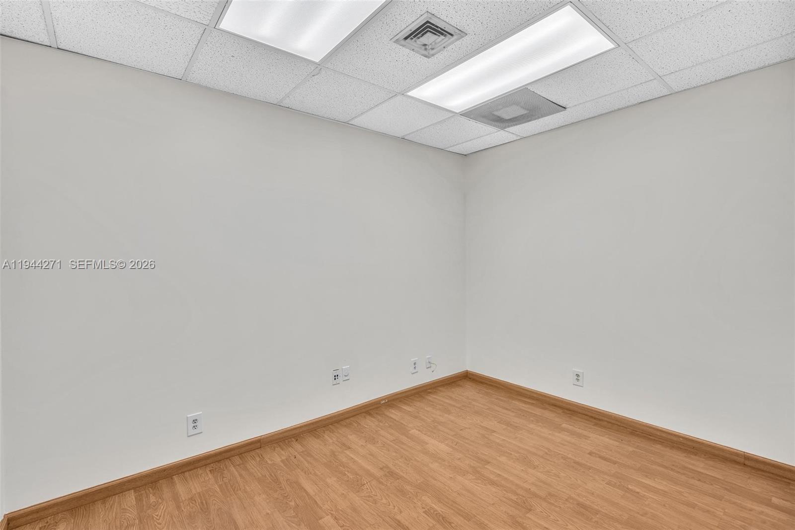 103  /   sq. ft. $ 2026-01-13 0 Photo