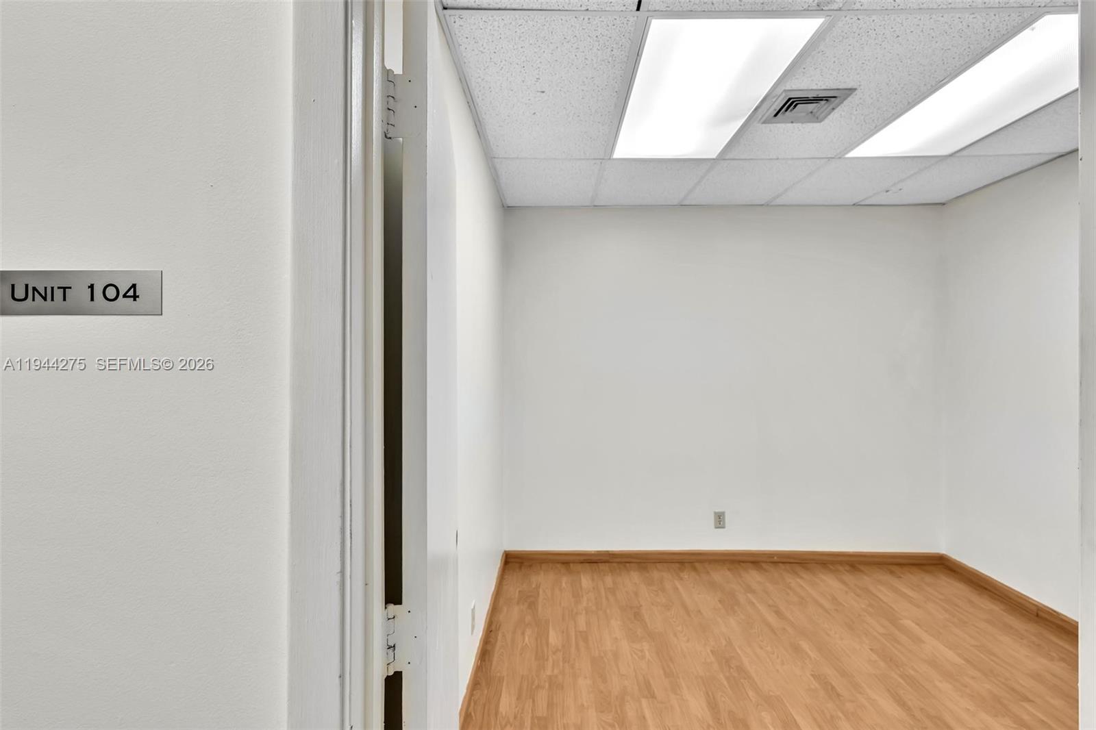 104  /   sq. ft. $ 2026-01-13 0 Photo