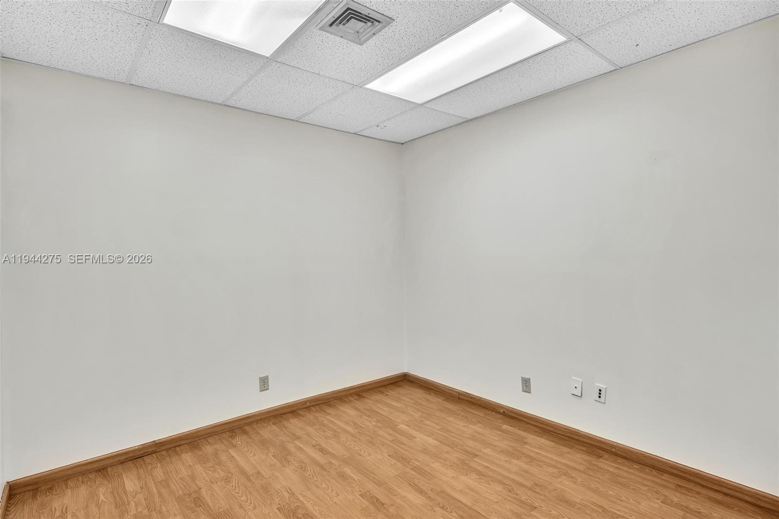 104  /   sq. ft. $ 2026-01-13 0 Photo