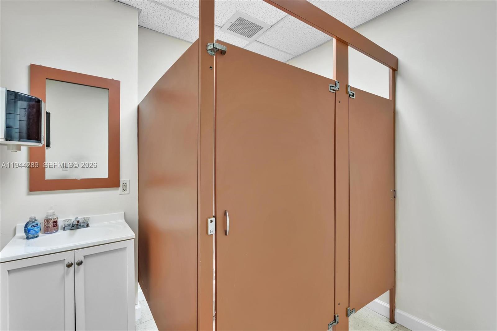 106  /   sq. ft. $ 2026-01-13 0 Photo