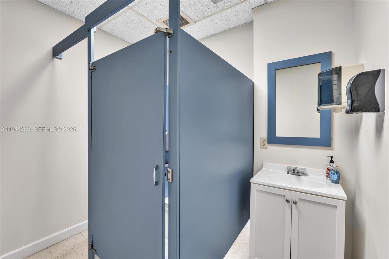 106  /   sq. ft. $ 2026-01-13 0 Photo