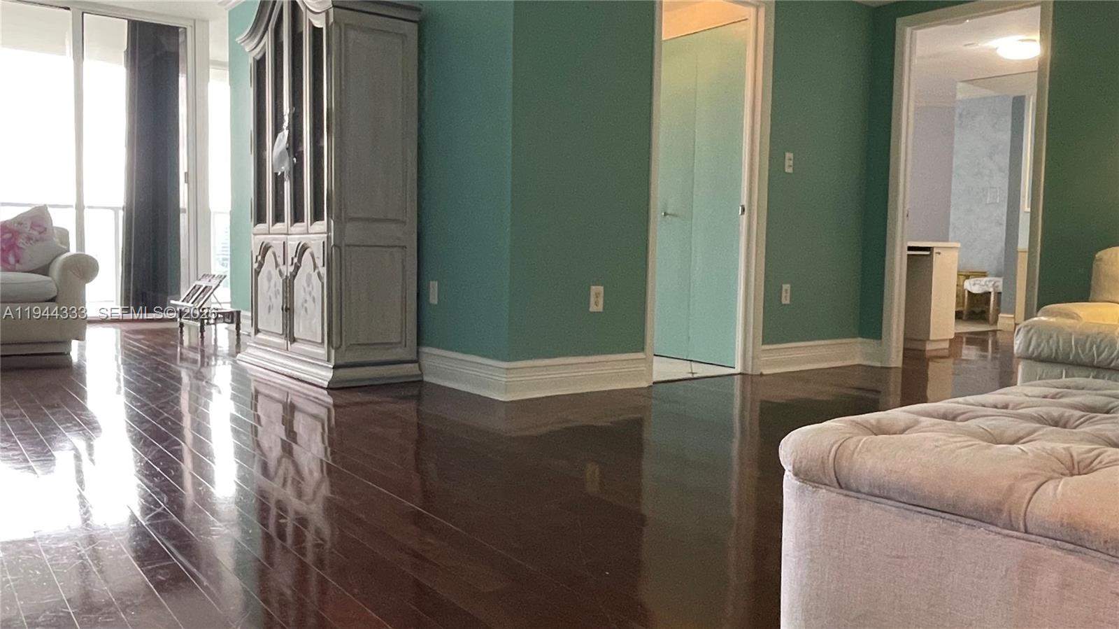 See details 1105 1 / 2 1235 sq. ft. $ 2026-02-13 0 Photo