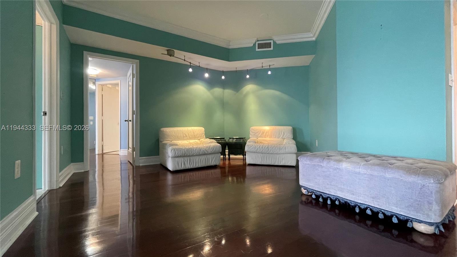 See details 1105 1 / 2 1235 sq. ft. $ 2026-02-13 0 Photo