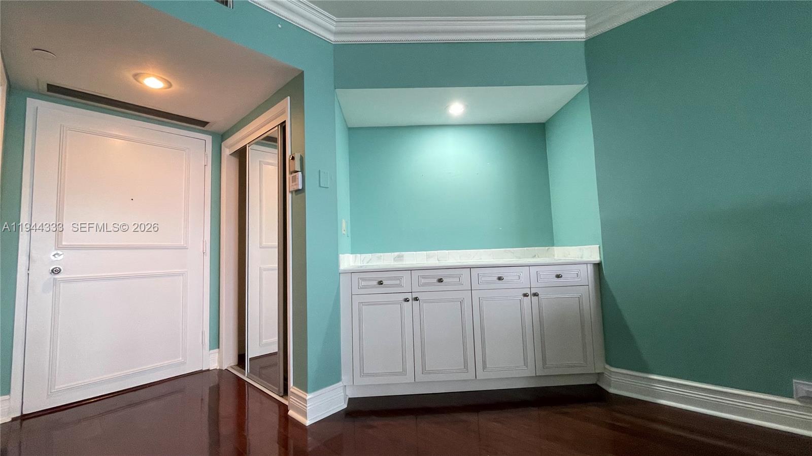 See details 1105 1 / 2 1235 sq. ft. $ 2026-02-13 0 Photo