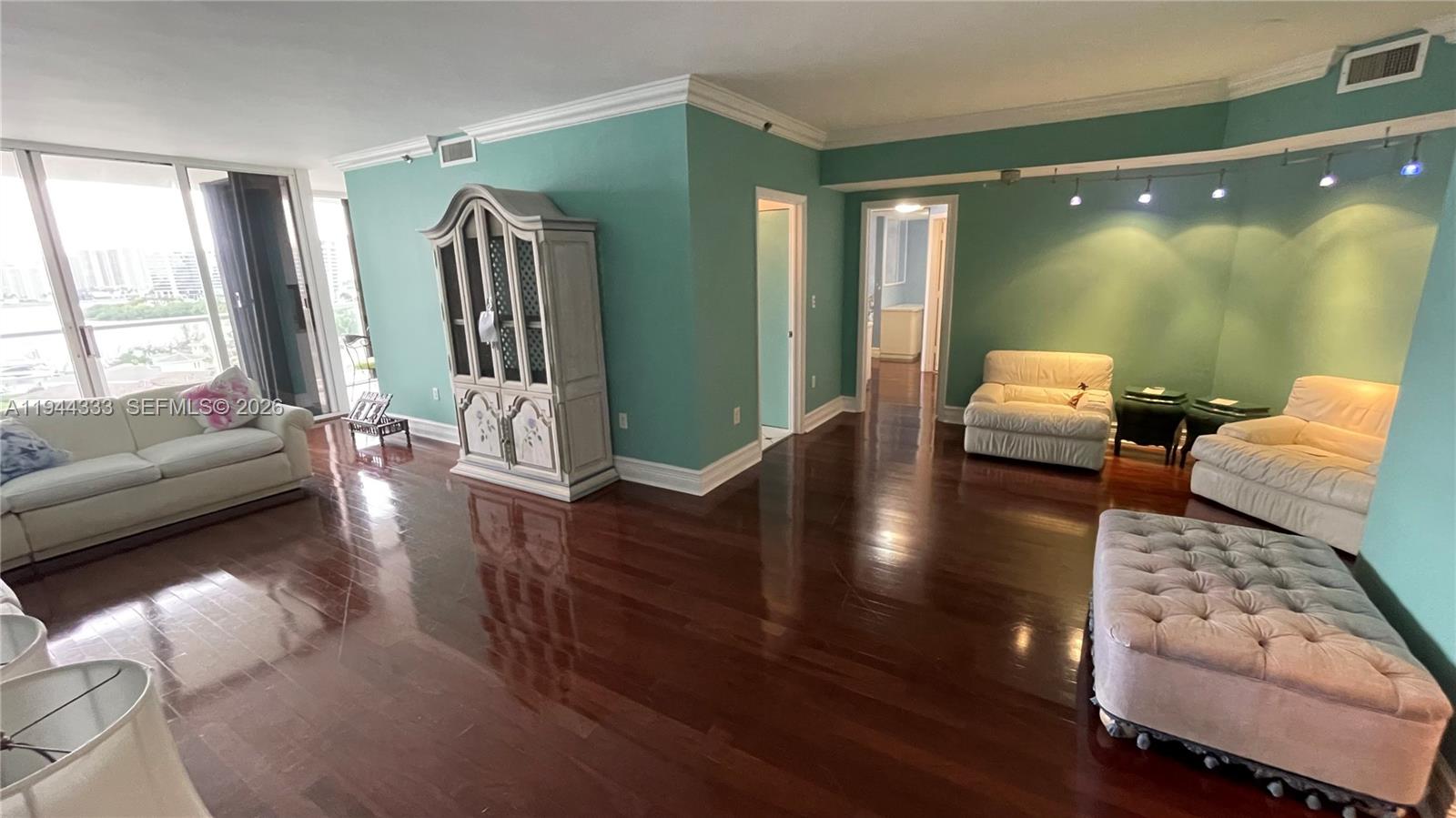 See details 1105 1 / 2 1235 sq. ft. $ 2026-02-13 0 Photo