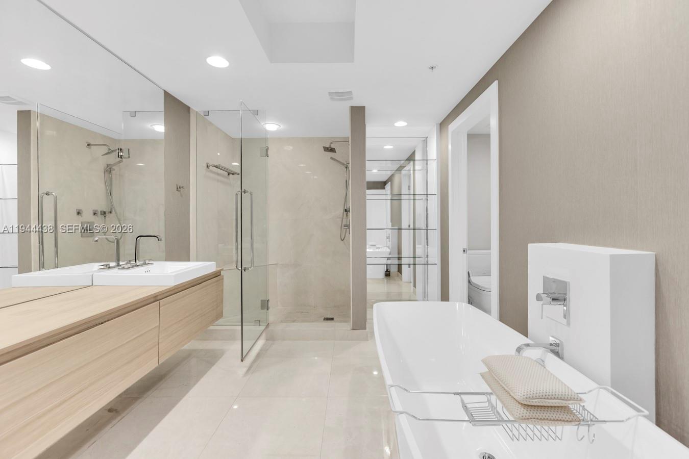 Photo of 17301 Biscayne Blvd  #1106, North Miami Beach, Florida, 33160 - 