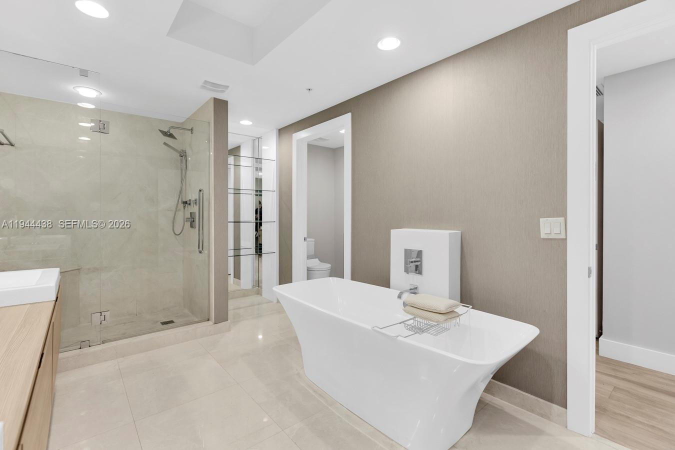 Photo of 17301 Biscayne Blvd  #1106, North Miami Beach, Florida, 33160 - 