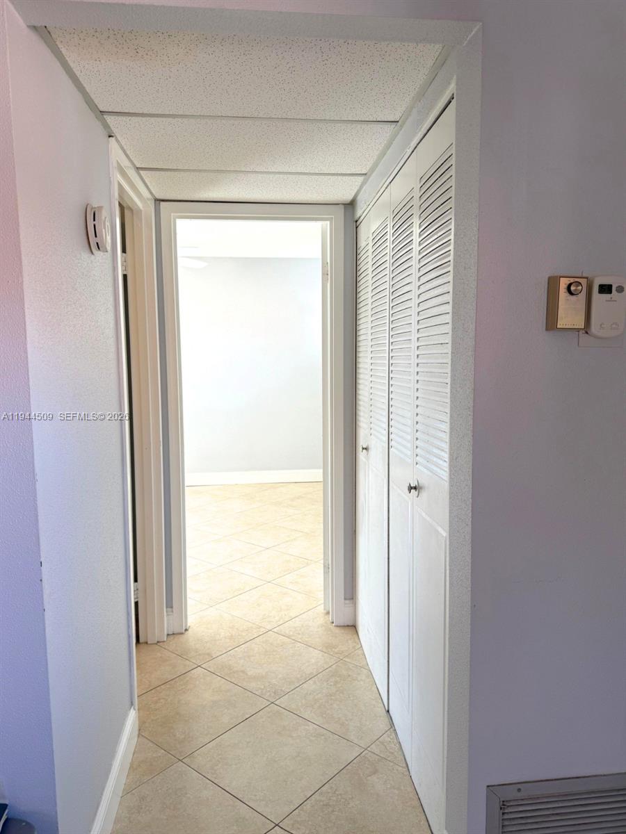 566 1 / 2 720 sq. ft. $ 2026-01-13 0 Photo