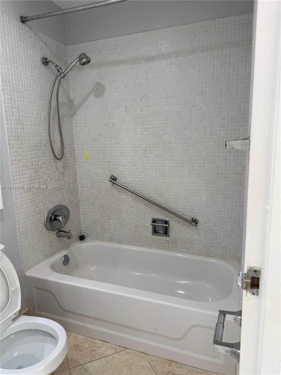 566 1 / 2 720 sq. ft. $ 2026-01-13 0 Photo