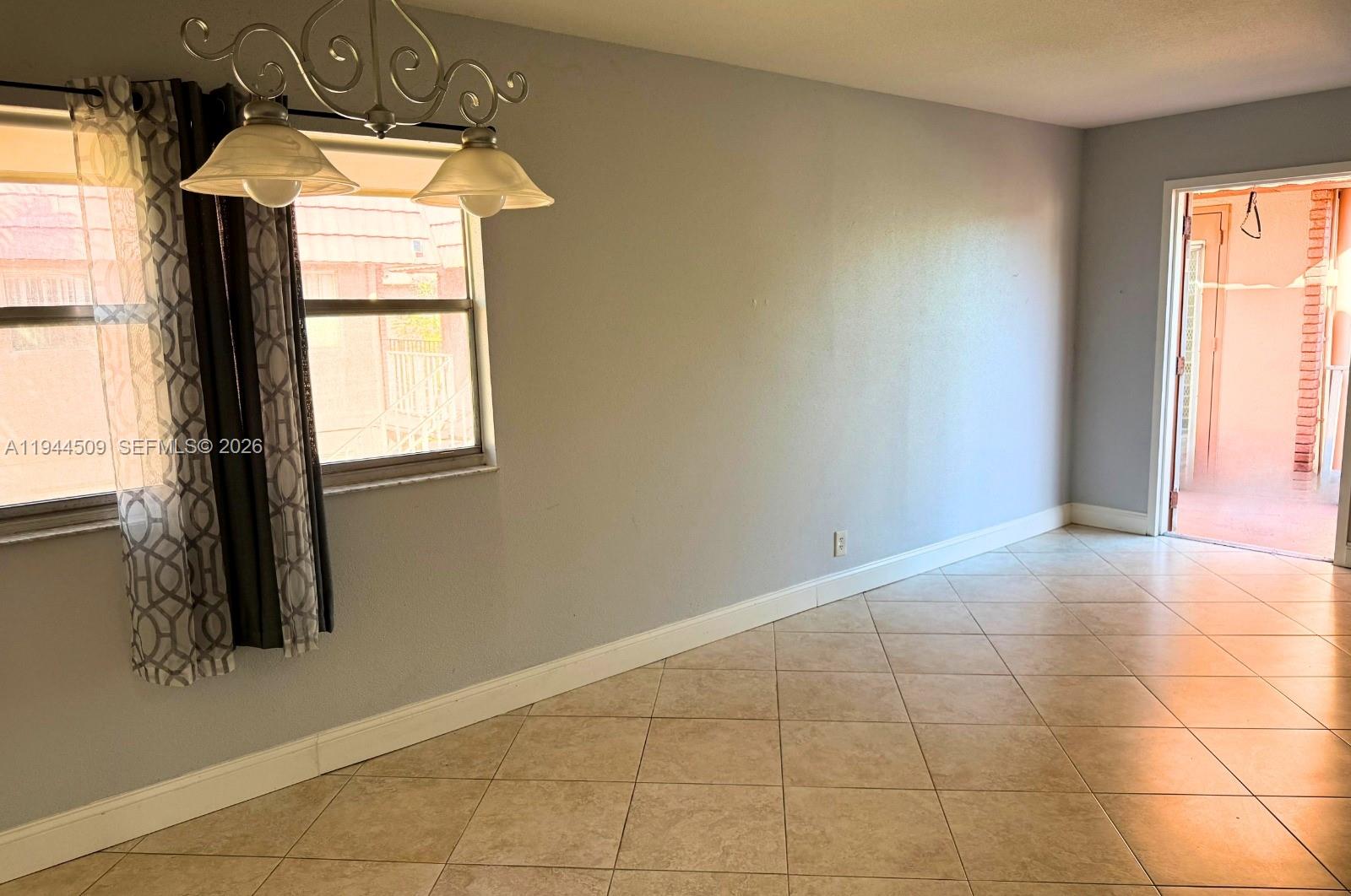 566 1 / 2 720 sq. ft. $ 2026-01-13 0 Photo