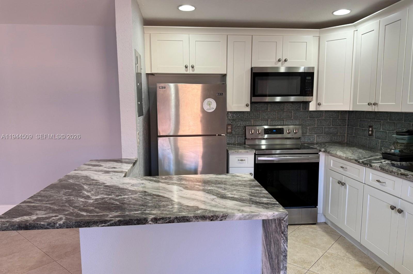 566 1 / 2 720 sq. ft. $ 2026-01-13 0 Photo