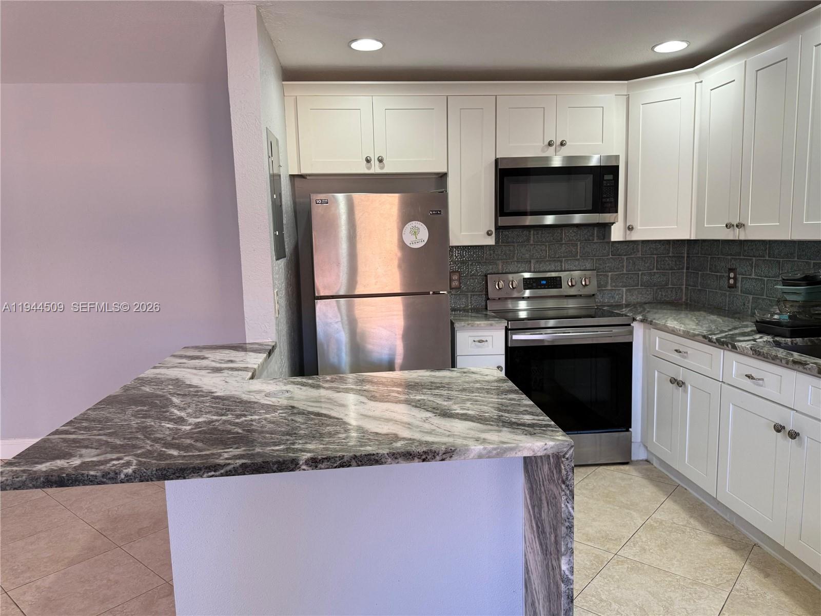 566 1 / 2 720 sq. ft. $ 2026-01-13 0 Photo