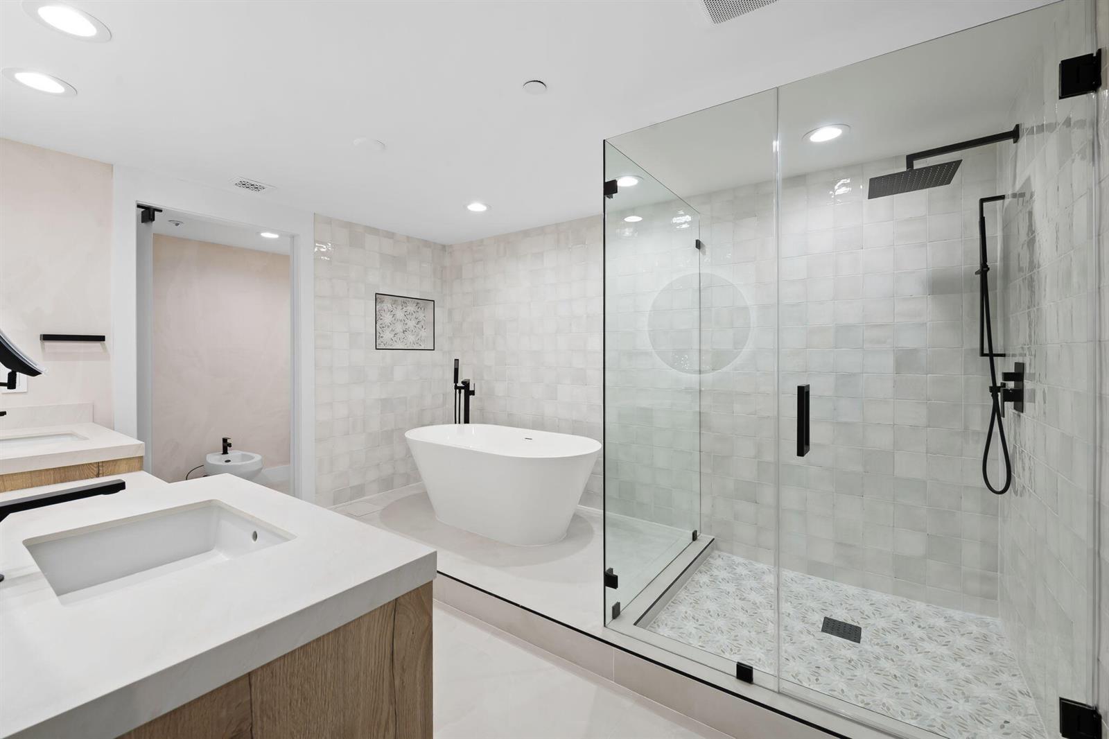 Photo of 3101 Ocean #1807, Hollywood, Florida, 33019 - Primary Bathroom