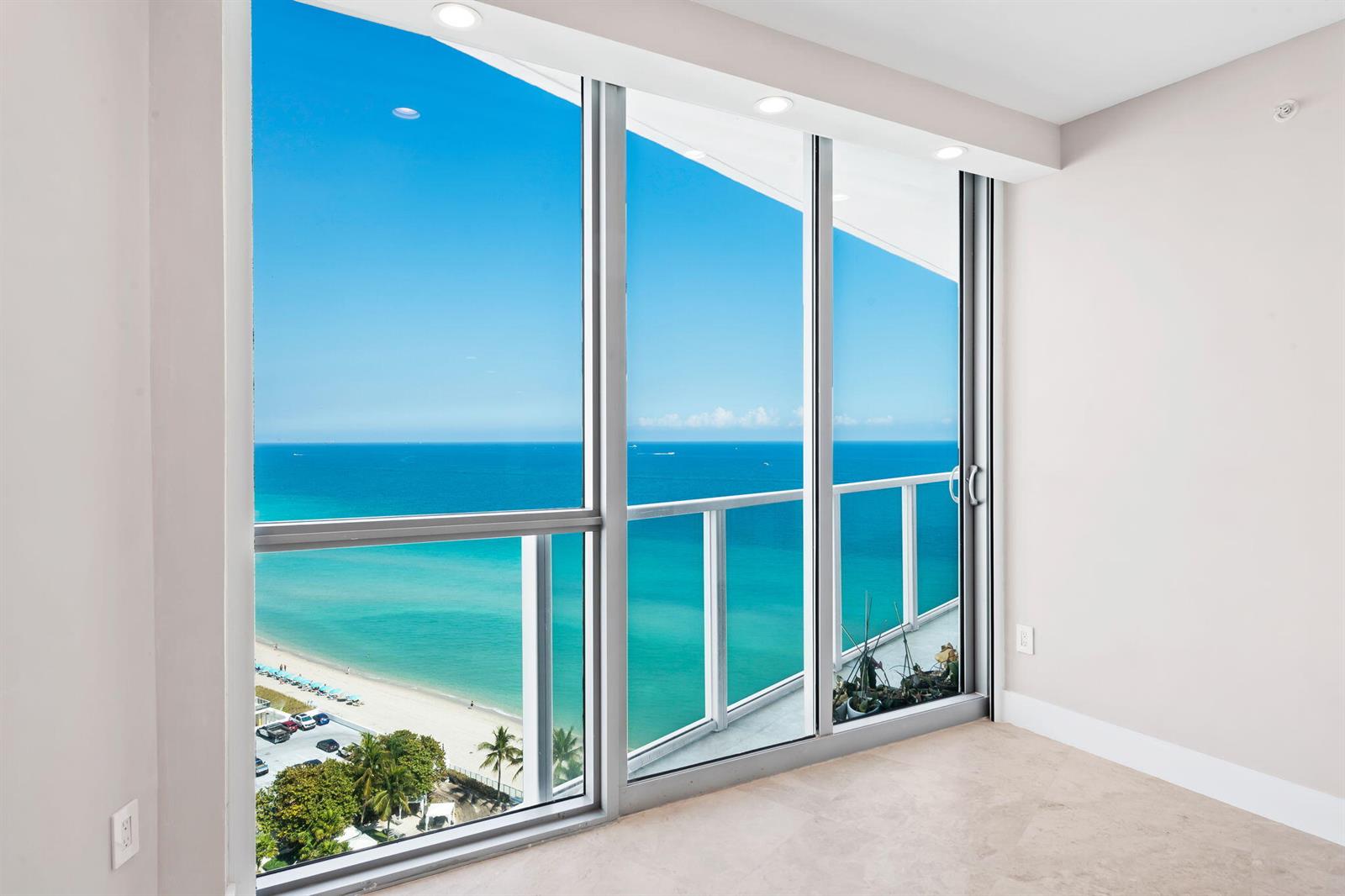 Photo of 3101 Ocean #1807, Hollywood, Florida, 33019 - Primary Bedroom View