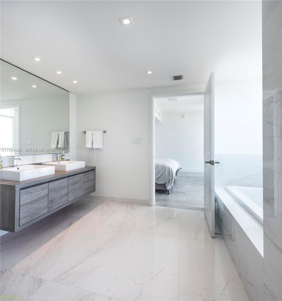 Photo of 400 Sunny Isles Blvd  #1801, Sunny Isles Beach, Florida, 33160 - 