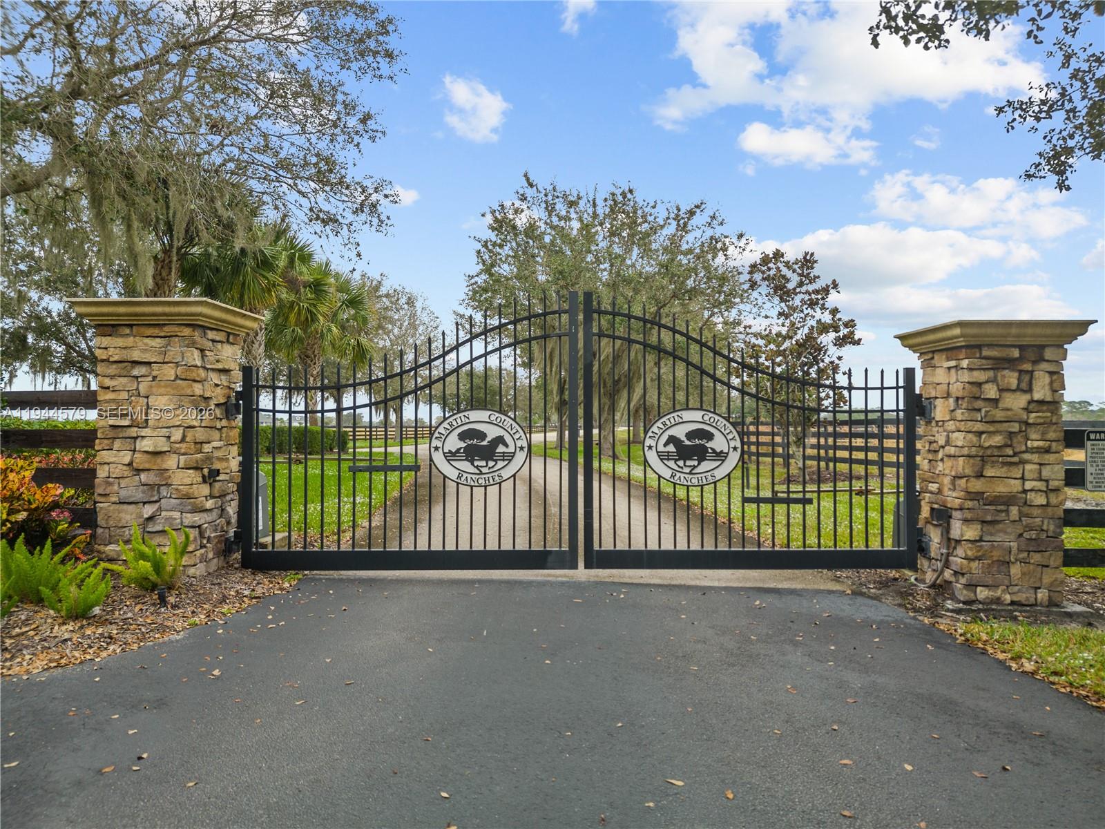   /   sq. ft. $ 2026-01-13 0 foto