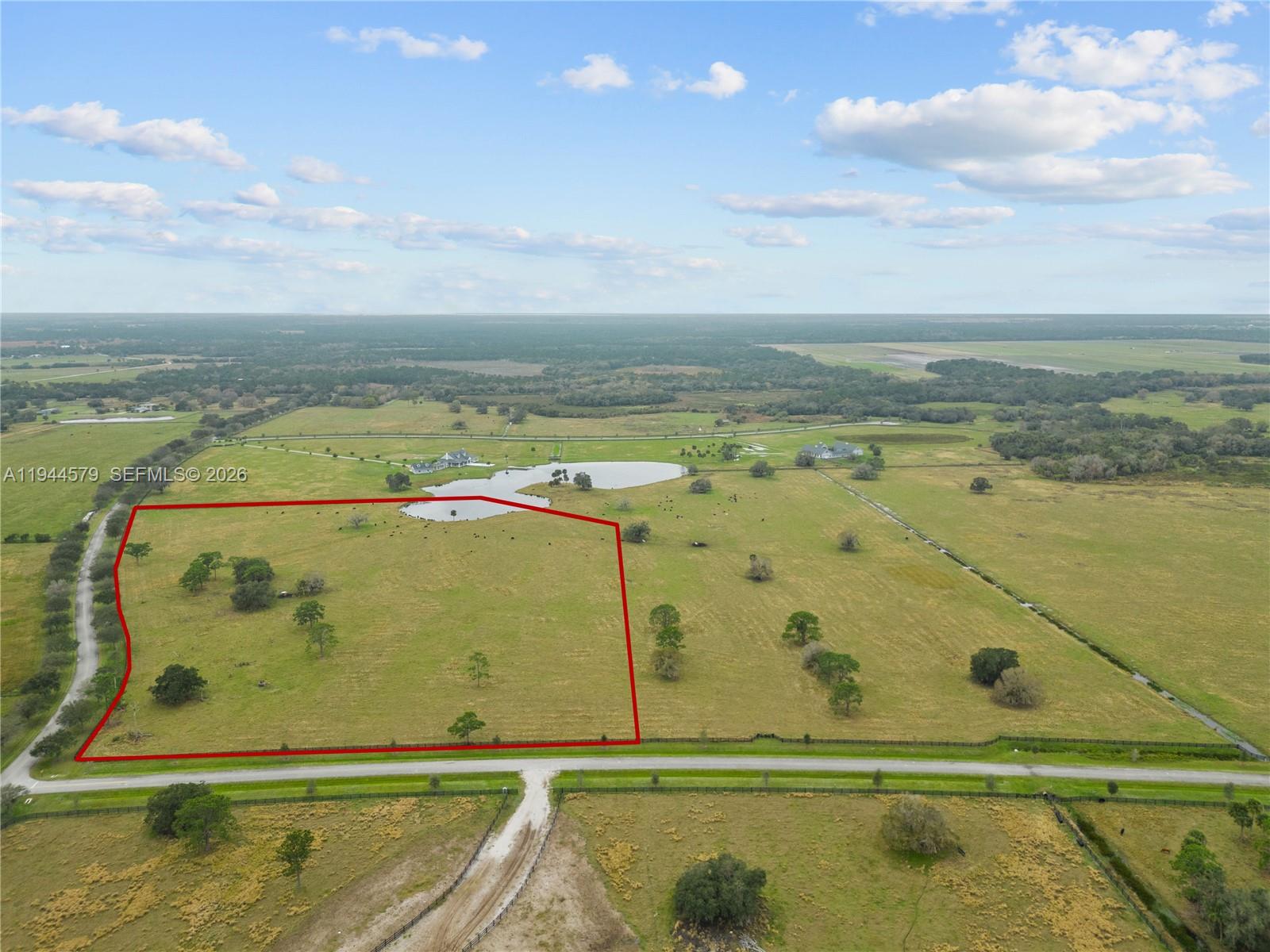   /   sq. ft. $ 2026-01-13 0 foto