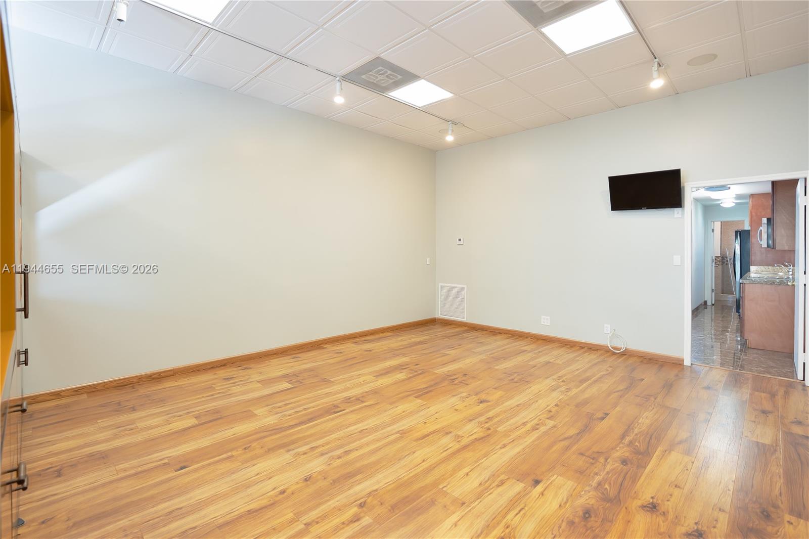 2325  /   sq. ft. $ 2026-01-13 0 Photo