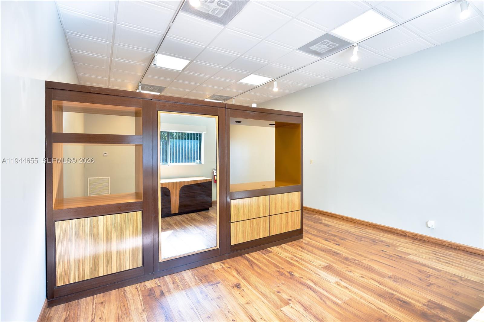 2325  /   sq. ft. $ 2026-01-13 0 Photo