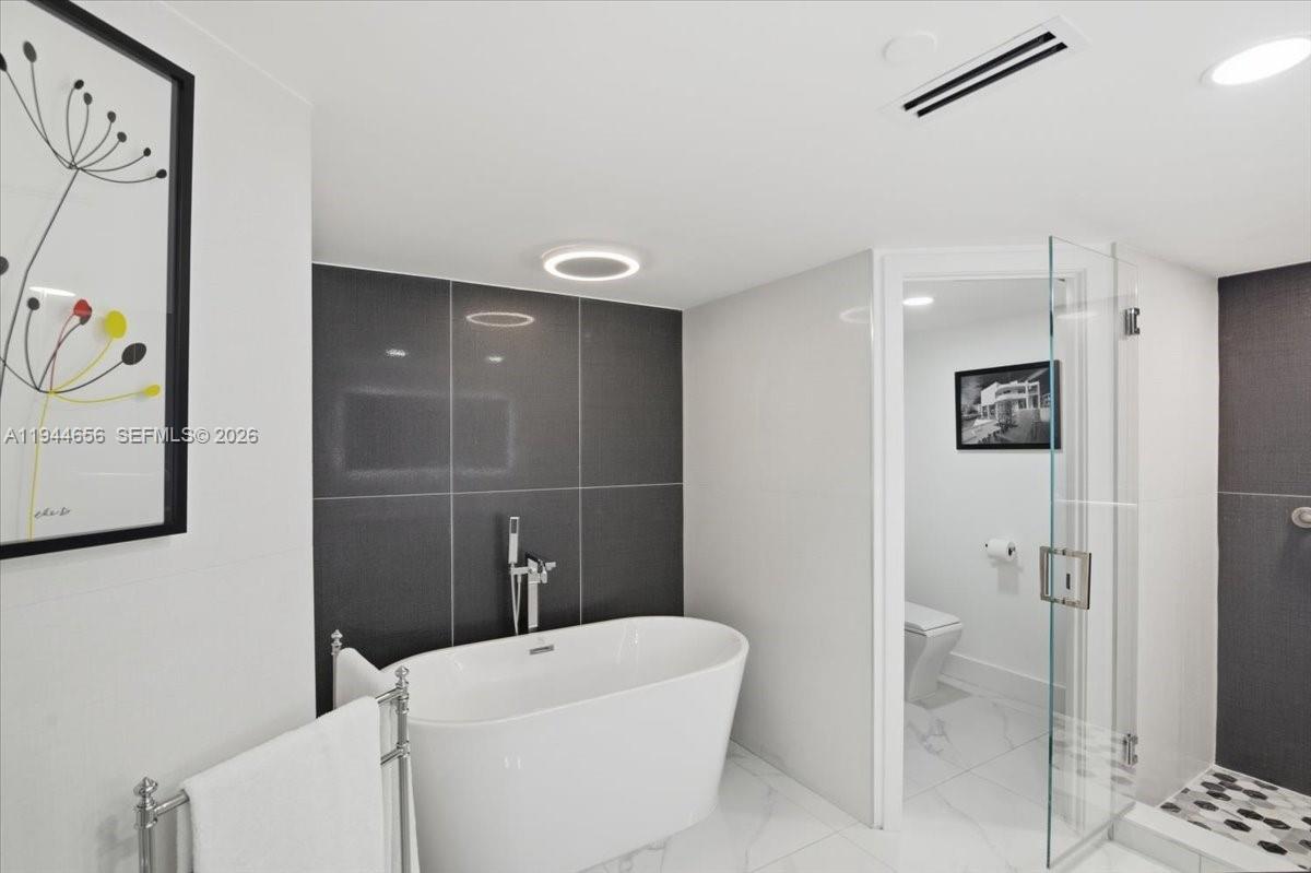 Photo of 8925 Collins Ave  #9F, Surfside, Florida, 33154 - Master bathroom