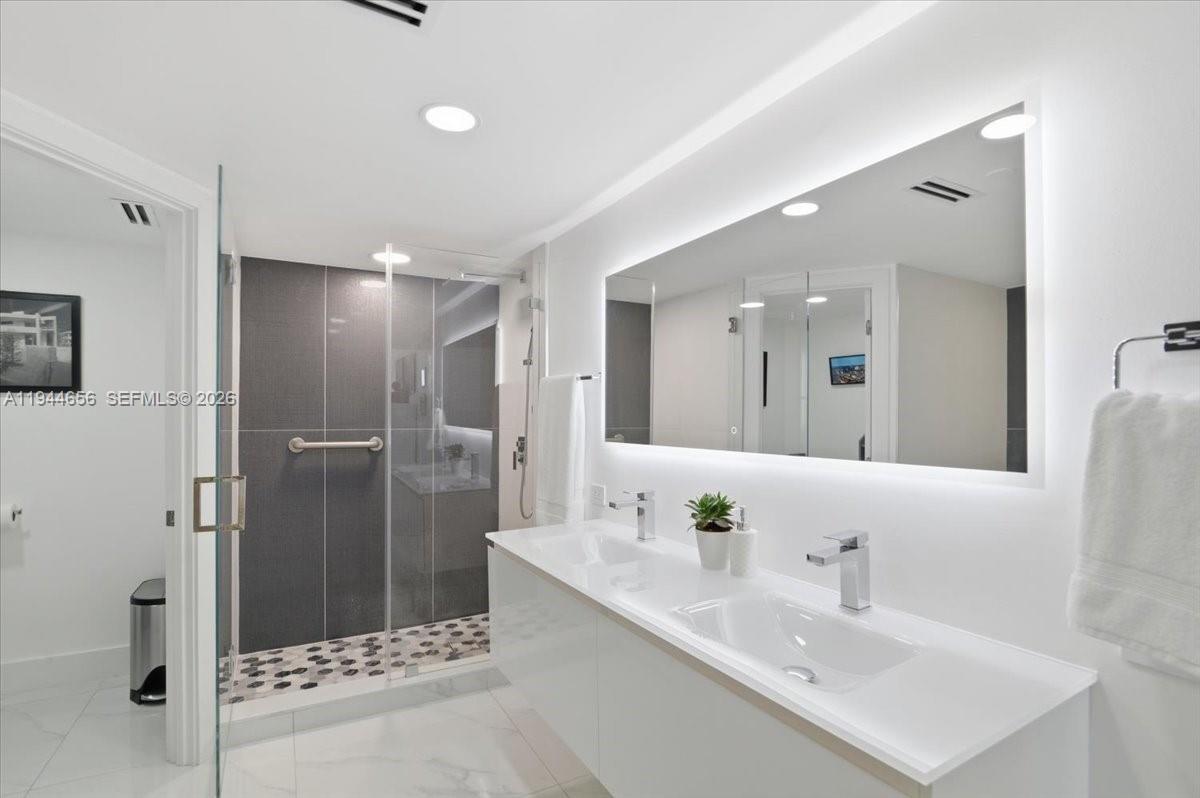 Photo of 8925 Collins Ave  #9F, Surfside, Florida, 33154 - Master bathroom