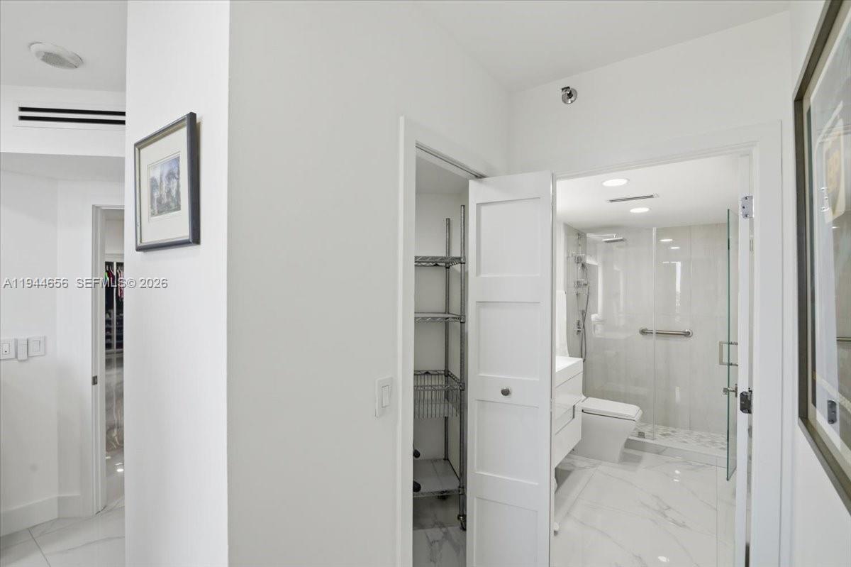 Photo of 8925 Collins Ave  #9F, Surfside, Florida, 33154 - Bathroom en-suite second bedroom