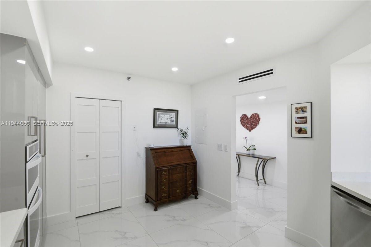 Photo of 8925 Collins Ave  #9F, Surfside, Florida, 33154 - space for breakfast area