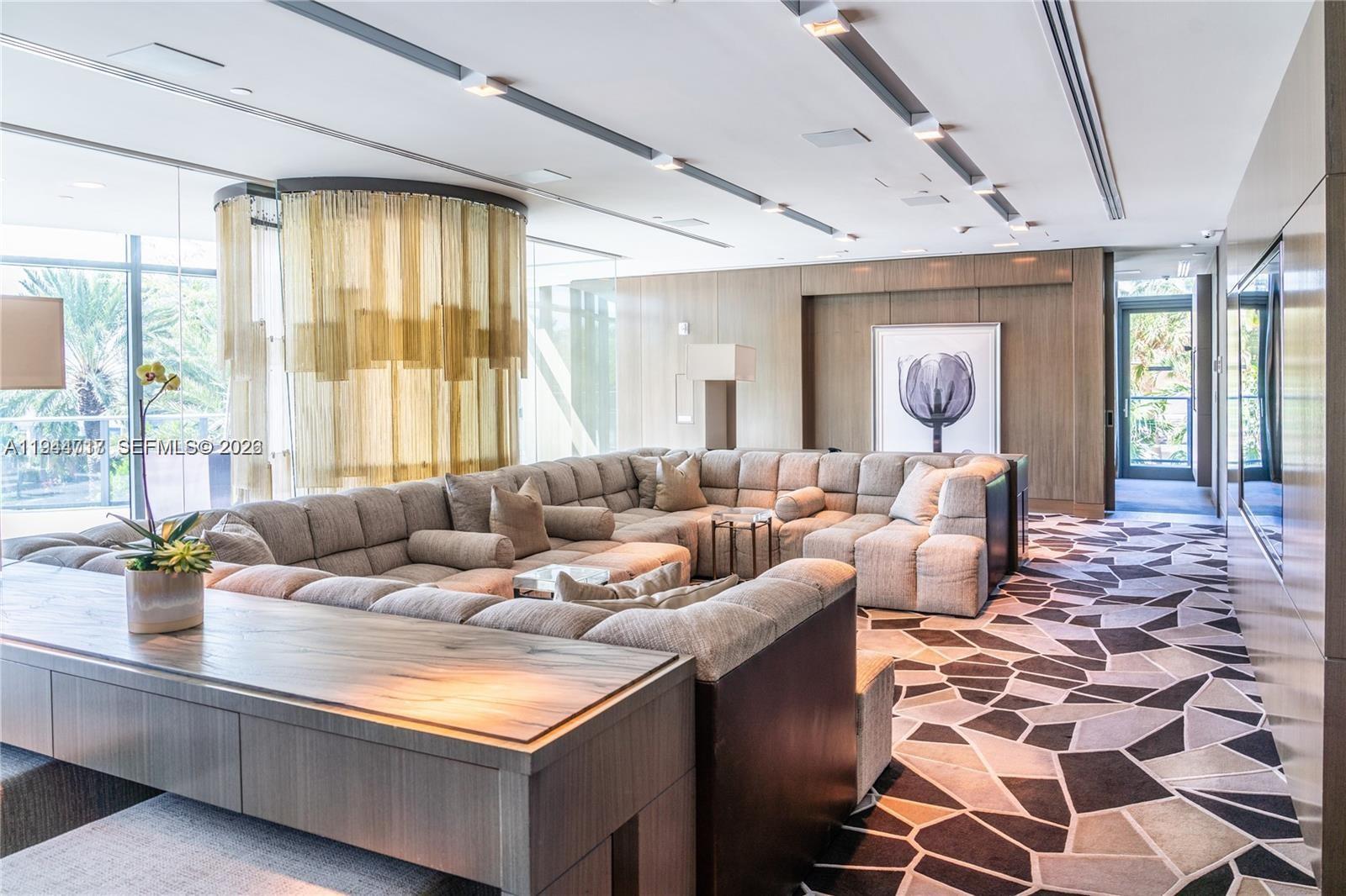 12 4 / 6 4992 sq. ft. $ 2026-01-13 0 Photo