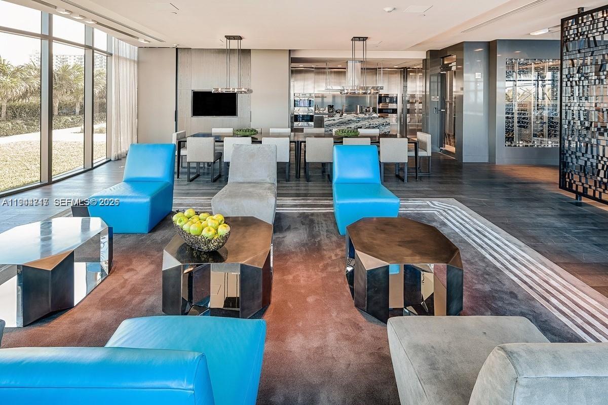 12 4 / 6 4992 sq. ft. $ 2026-01-13 0 Photo