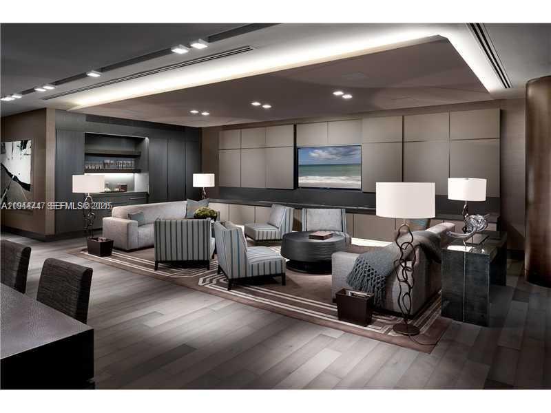 12 4 / 6 4992 sq. ft. $ 2026-01-13 0 Photo