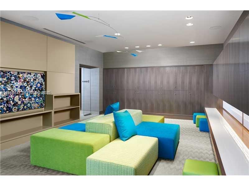 12 4 / 6 4992 sq. ft. $ 2026-01-13 0 Photo