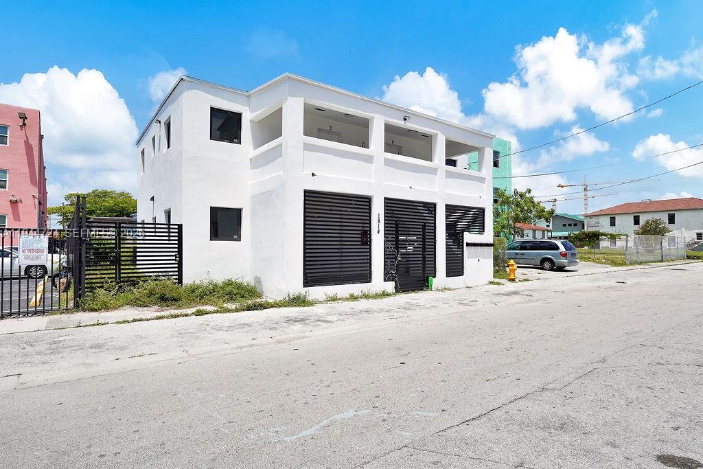   /  2752 кв.футов $ 2026-01-13 0 Фото