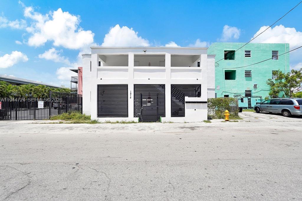   /  2752 кв.футов $ 2026-01-13 0 Фото