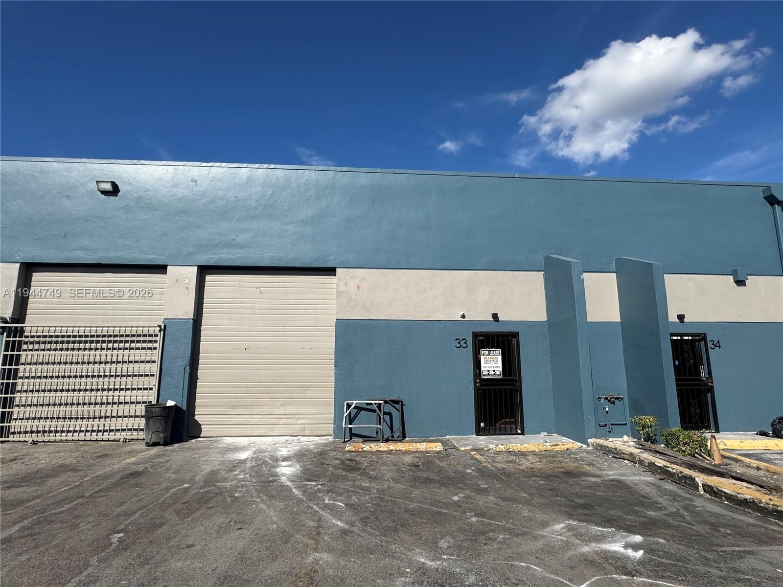 33  /   кв.футов $ 2026-01-13 0 Фото