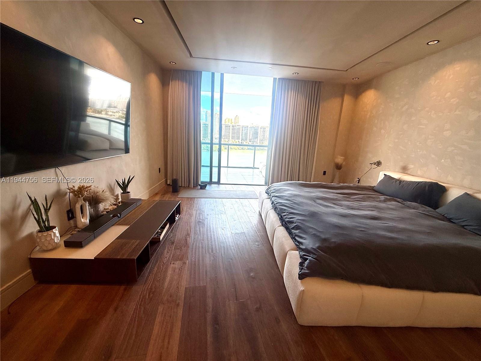 Photo of 3300 188th St  #917, Aventura, Florida, 33180 - 