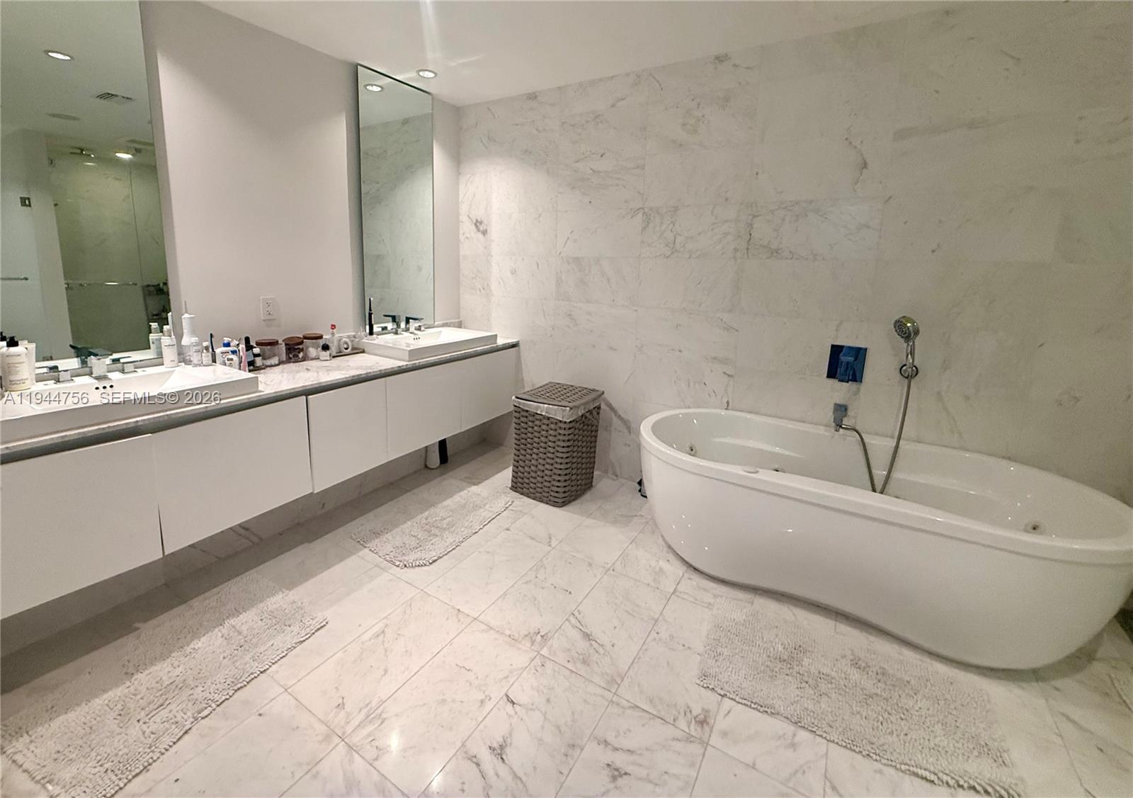 Photo of 3300 188th St  #917, Aventura, Florida, 33180 - 