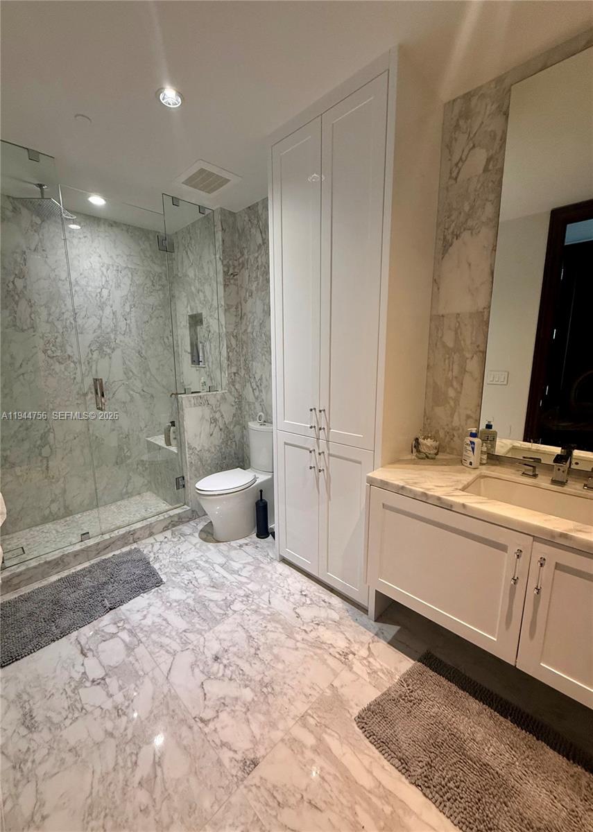 Photo of 3300 188th St  #917, Aventura, Florida, 33180 - 