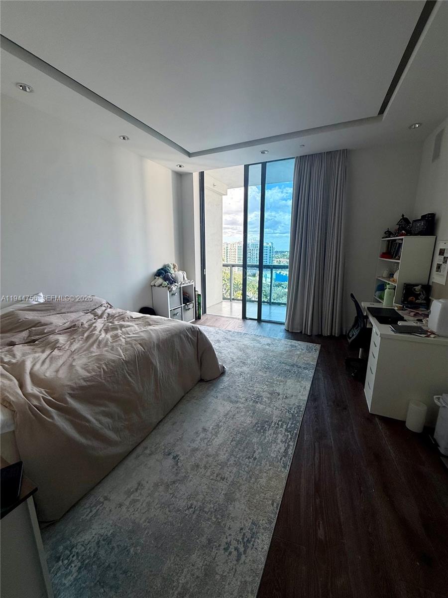 Photo of 3300 188th St  #917, Aventura, Florida, 33180 - 