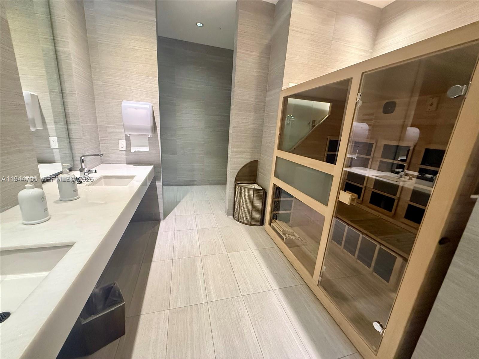 Photo of 3300 188th St  #917, Aventura, Florida, 33180 - 