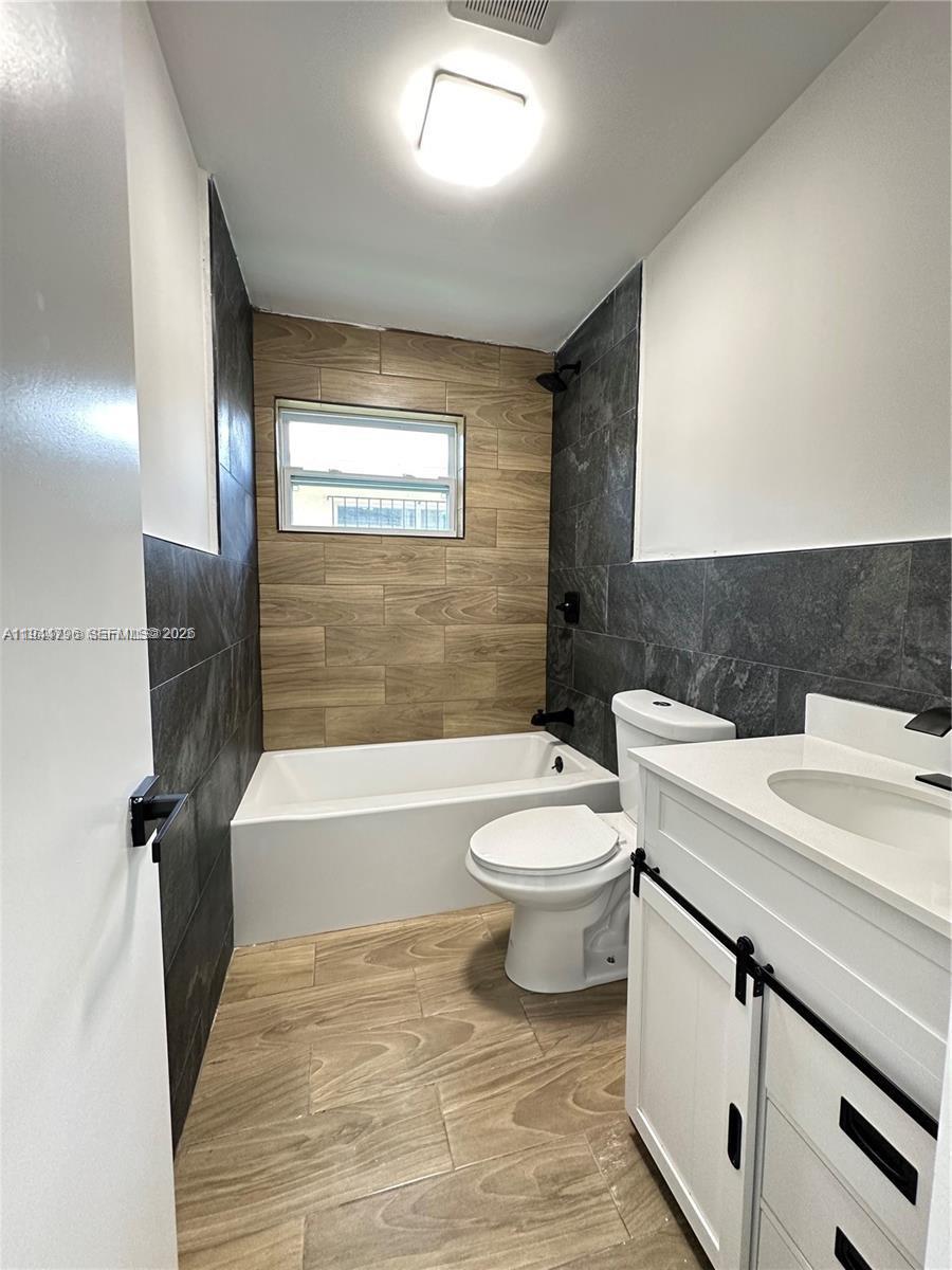   /   кв.футов $ 2026-01-13 0 Фото