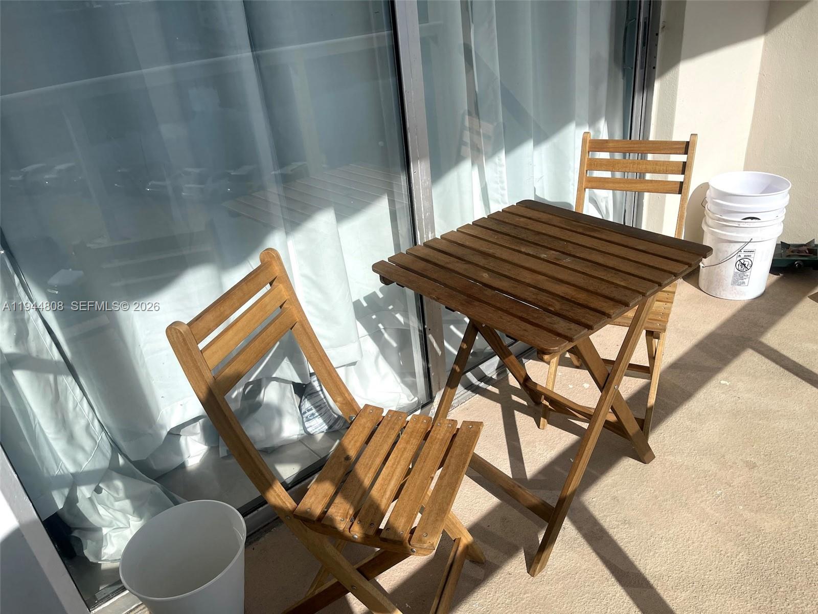 Ver detalles 402E 1 / 2 861 sq. ft. $ 2026-01-13 0 foto