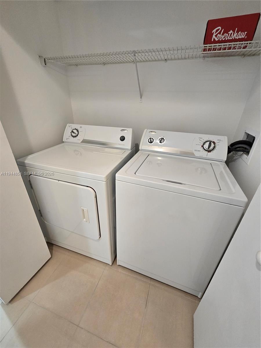 Photo of 1945 Ocean Dr  #1405, Hallandale Beach, Florida, 33009 - 