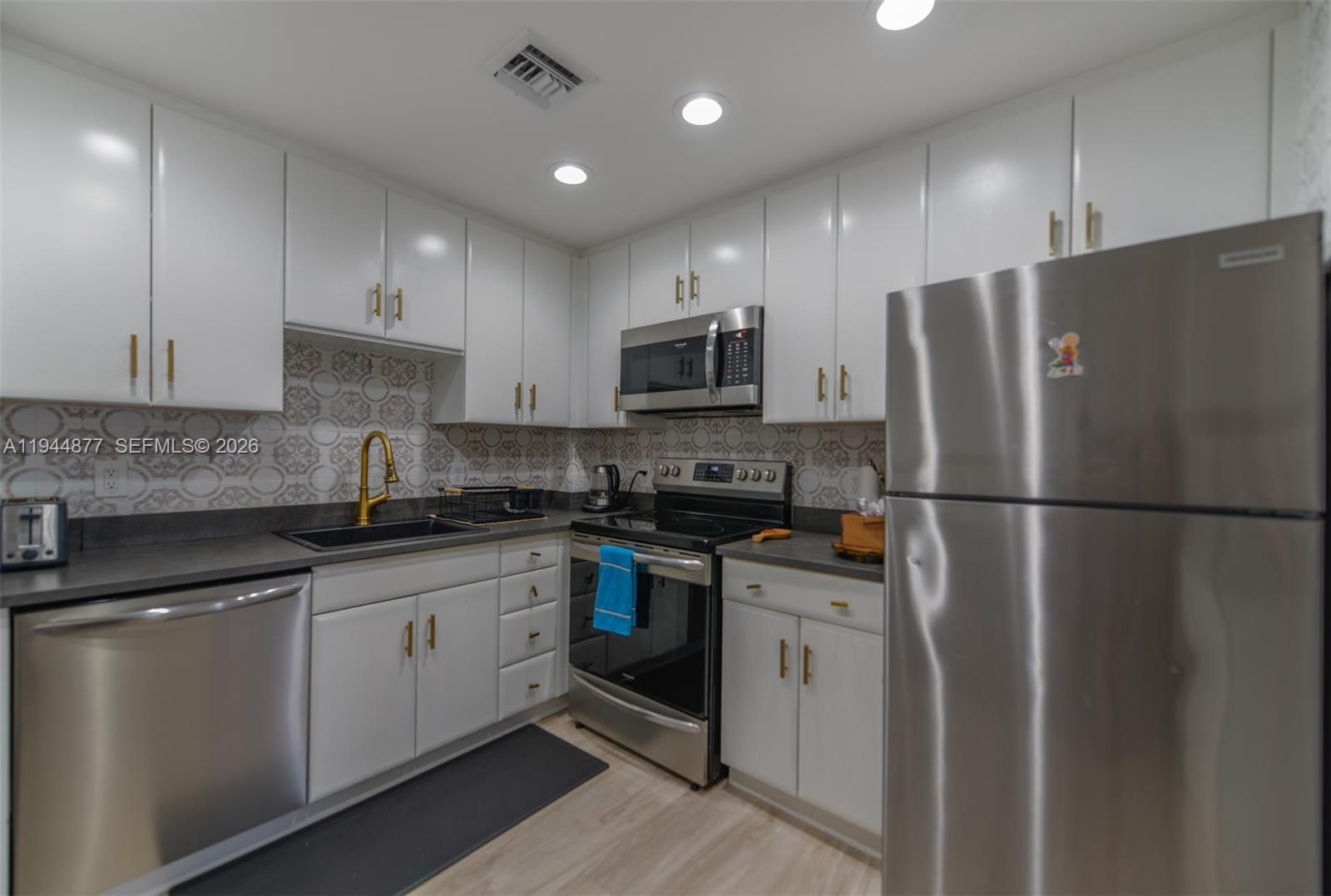 Подробнее 19E 3 / 3 1780 кв.футов $ 2026-01-13 0 Фото