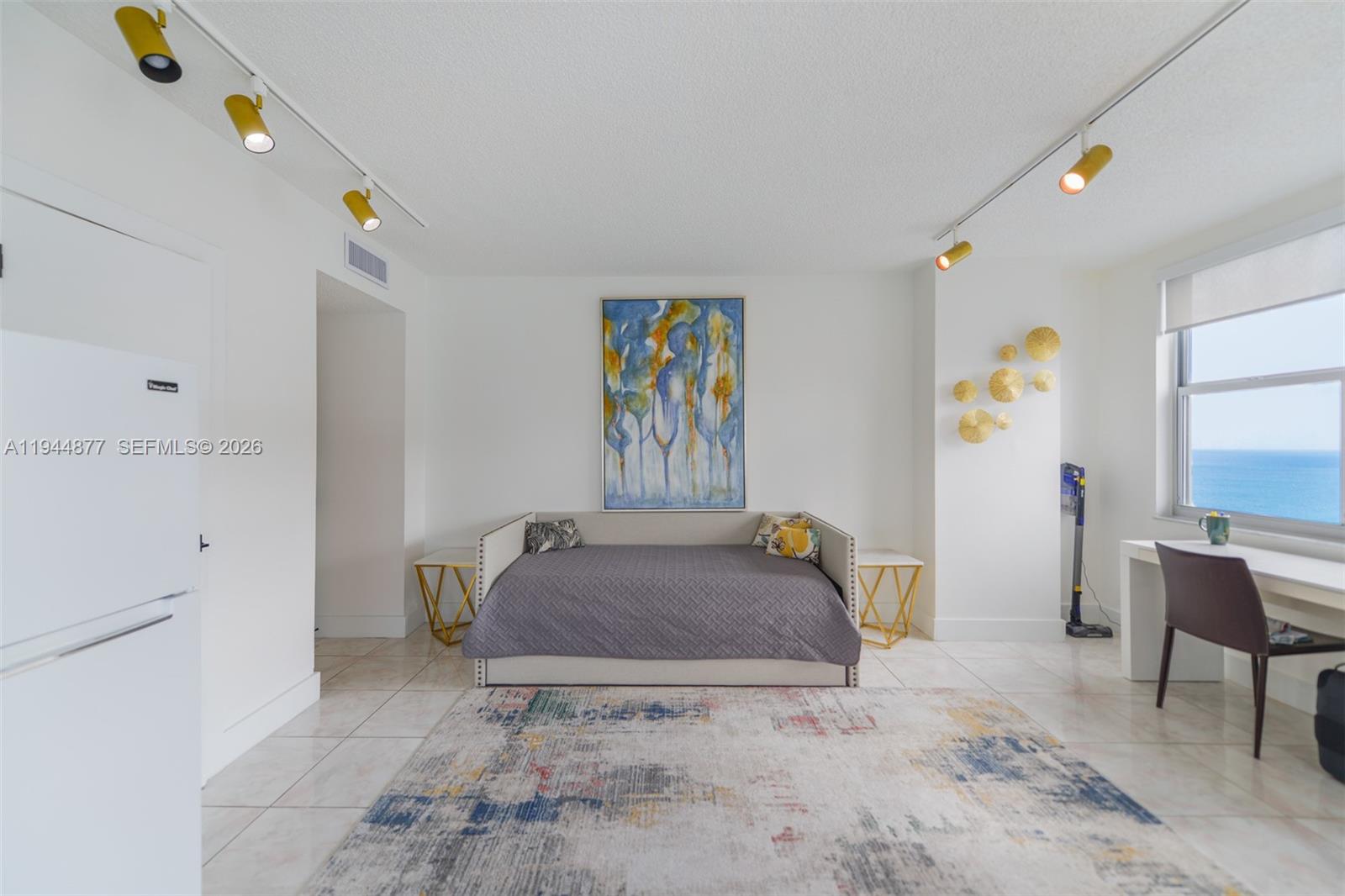 Подробнее 19E 3 / 3 1780 кв.футов $ 2026-01-13 0 Фото