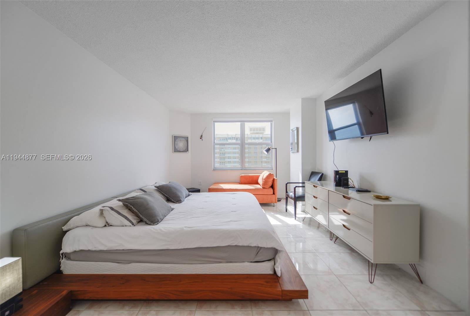 Подробнее 19E 3 / 3 1780 кв.футов $ 2026-01-13 0 Фото