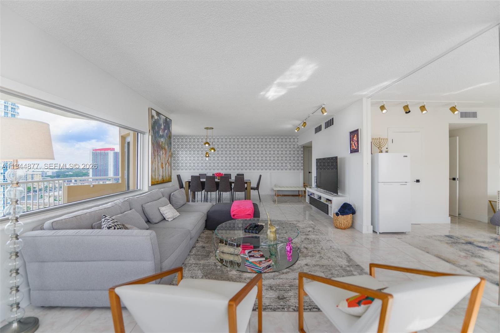 Подробнее 19E 3 / 3 1780 кв.футов $ 2026-01-13 0 Фото