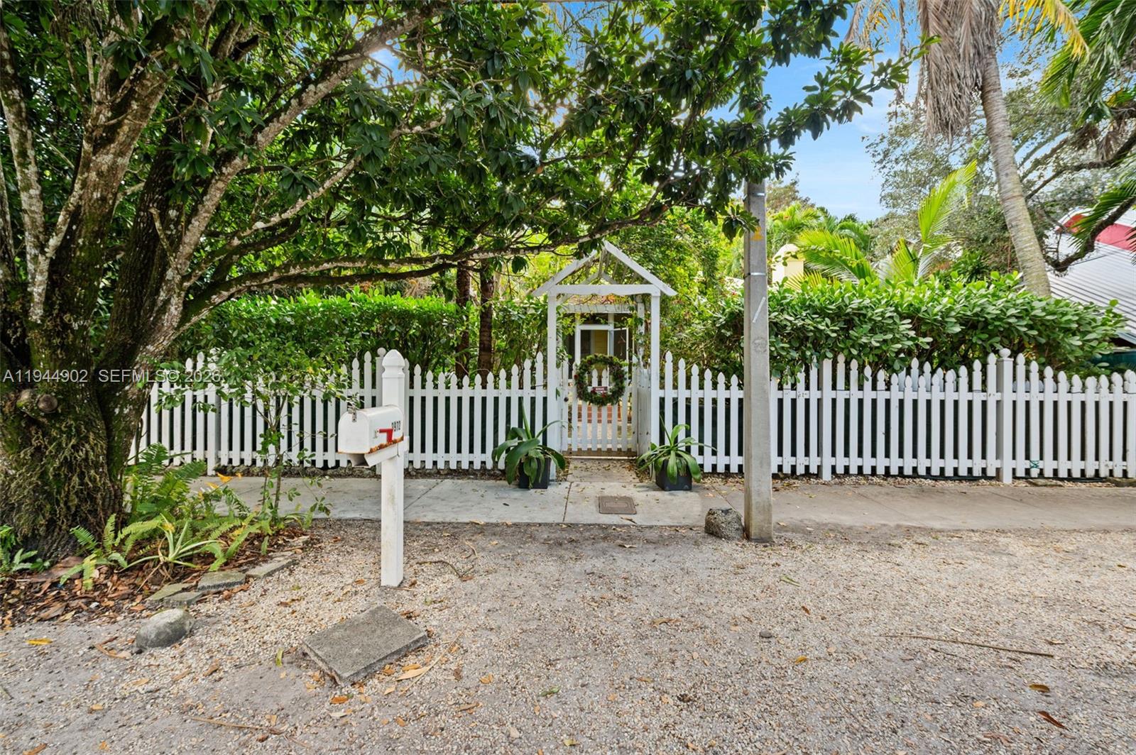   /   кв.футов $ 2026-01-13 0 Фото